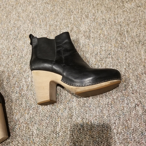 Veronica Beard Camila Clog Wooden Heel Chelsea Boot Black Leather Booties FLAWED - Picture 10 of 16